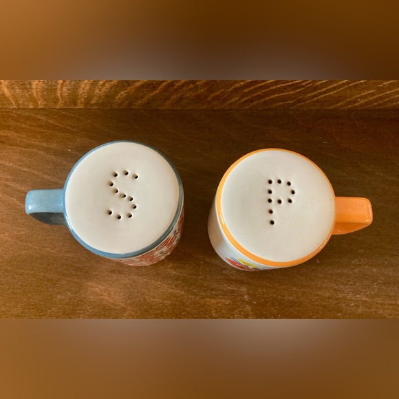 Pioneer Woman Salt/Pepper Set, Floral - Picture 5 of 6